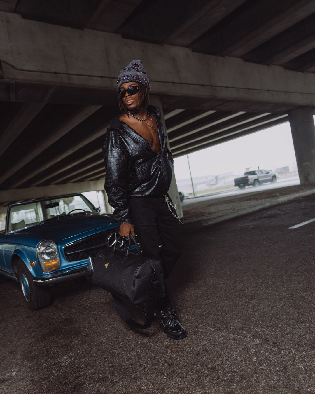 SPRAYGROUND® DUFFLE THE GOLDEN FANG SHARK DUFFLE