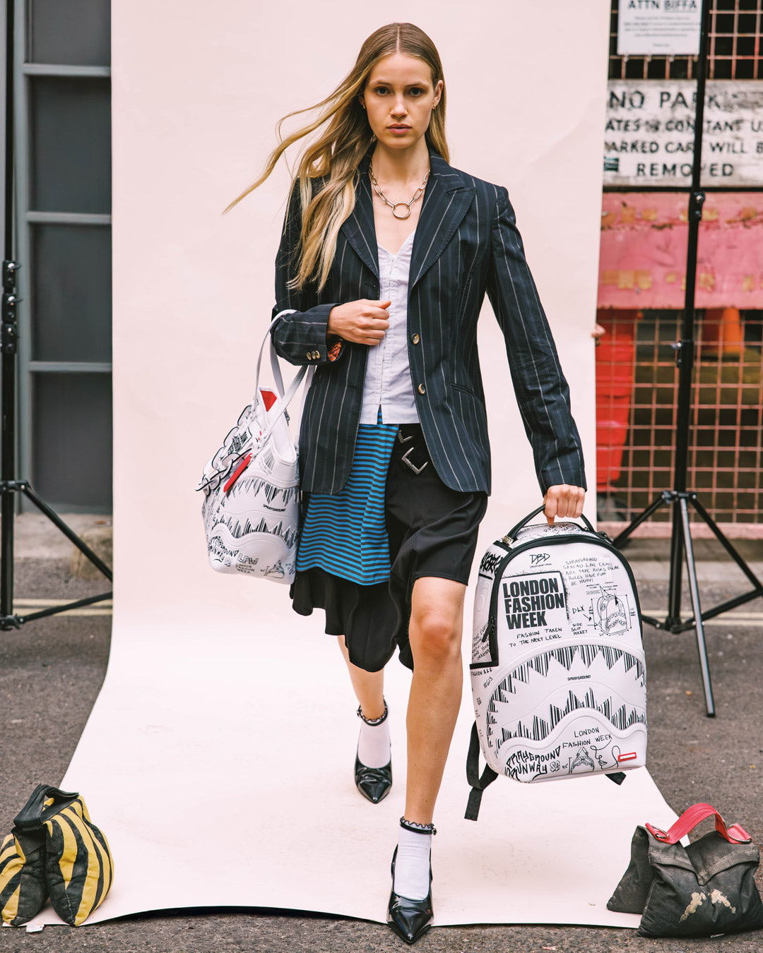 SPRAYGROUND® TOTE LFW SKETCHED BLACK AND WHITE TOTE
