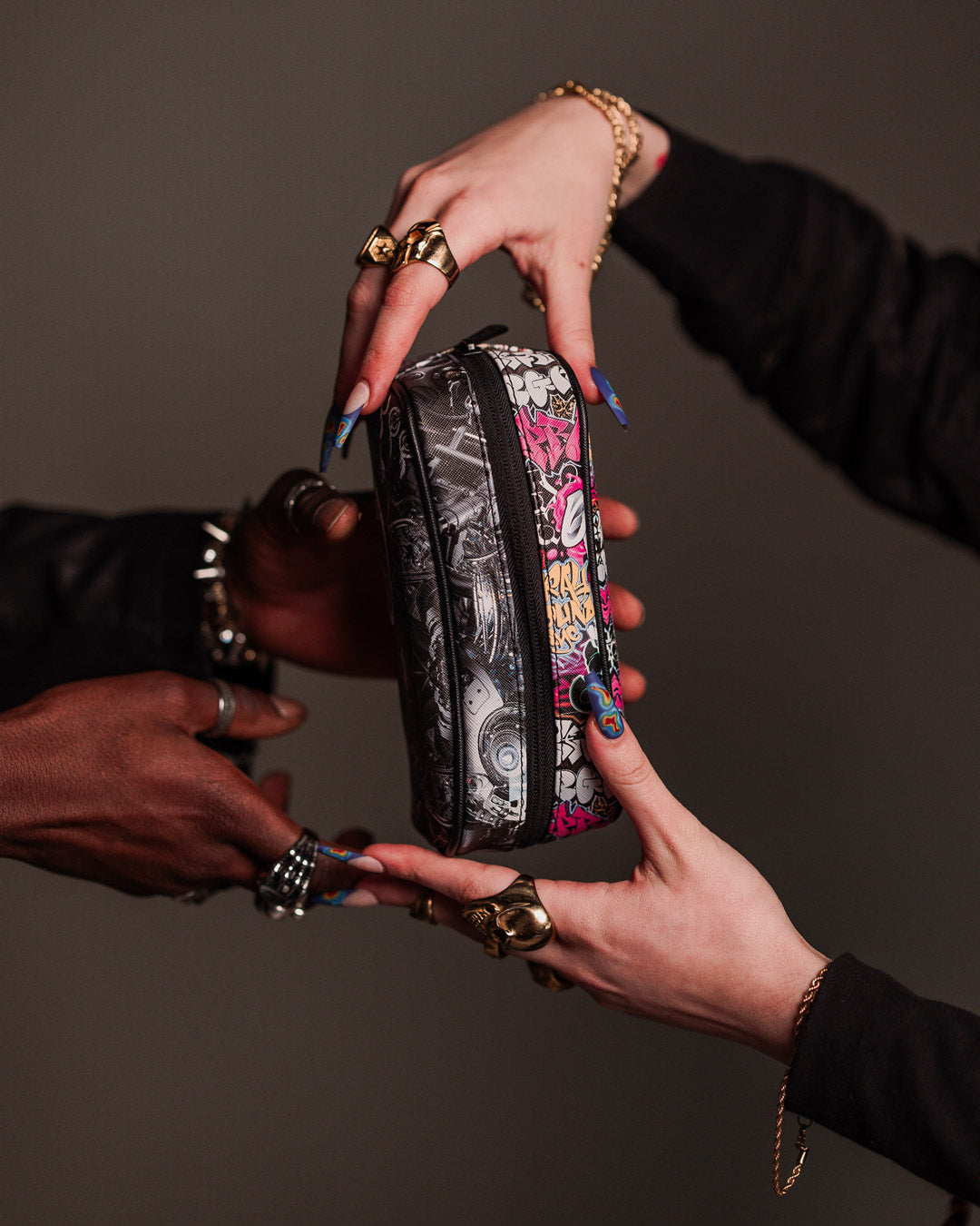 SPRAYGROUND® POUCH NEW CITY ANDROID POUCH